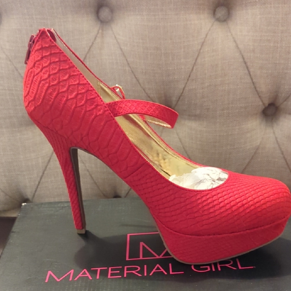 Material Girl Red Textured Women's Heels